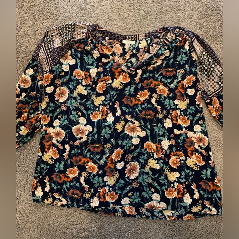 JODIFL ladies top.  Size: 1X.